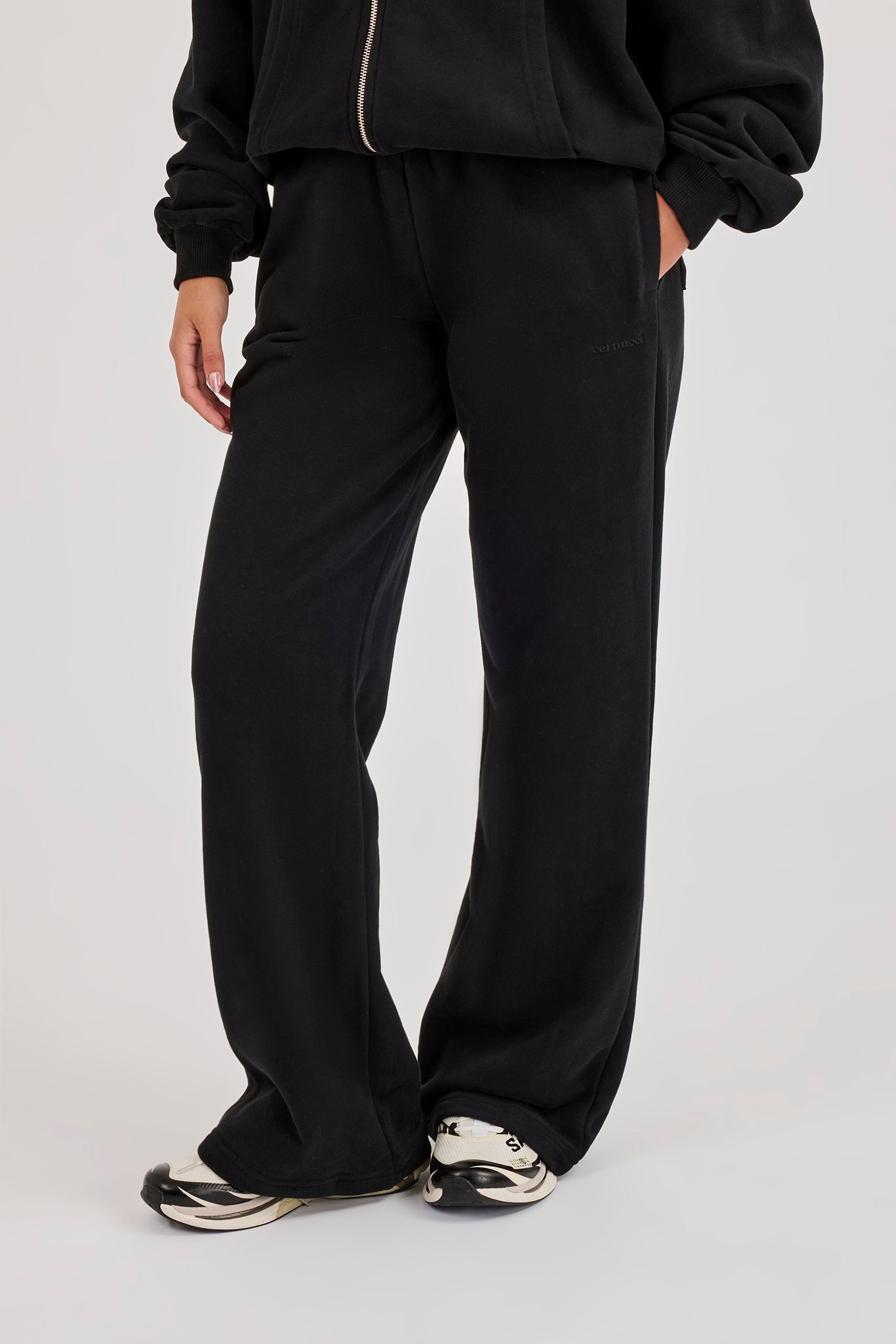 Embroidered Wide Leg Jogger - Black